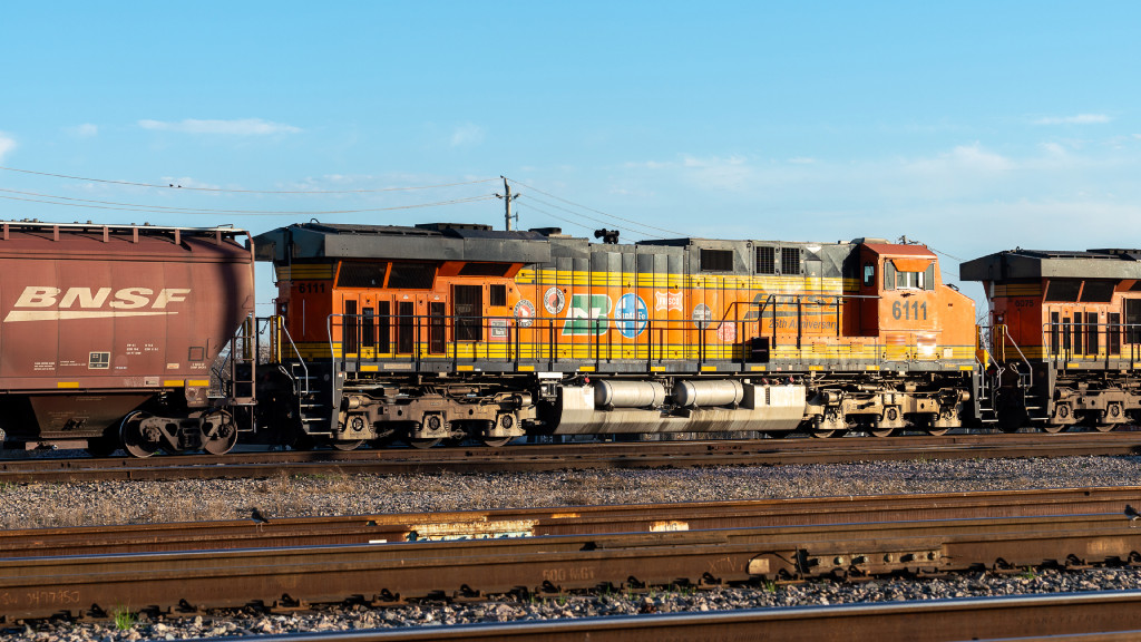 BNSF 6111